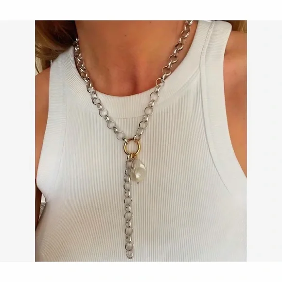 Mixed Metal Baroque Style Faux Pearl Charm Necklace! - Picture 2 of 4